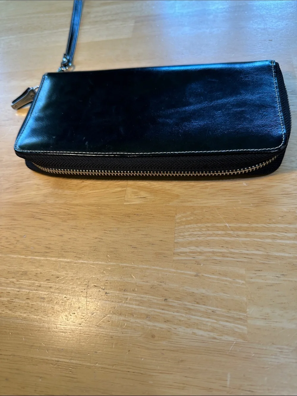 Classic Black Zip-Around Wristlet Wallet - Unbranded